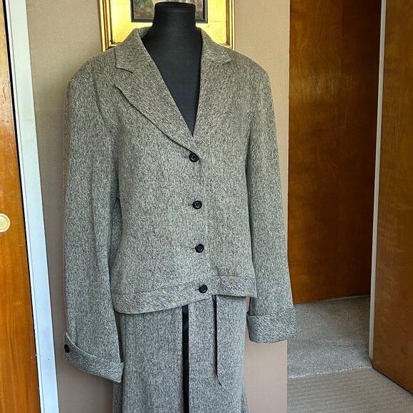Tall Girl's black & taupe herringbone, lined, business jacket/skirt suitsize 18T - Picture 1 of 11